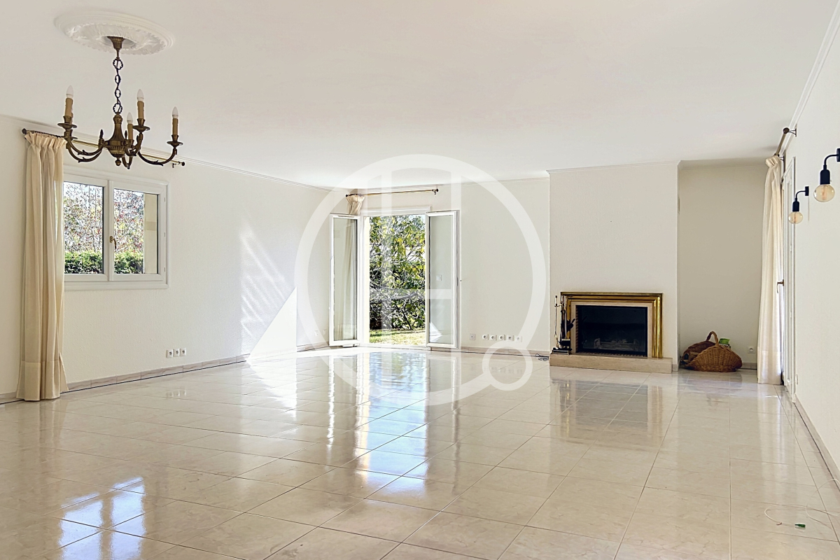 salon QH054